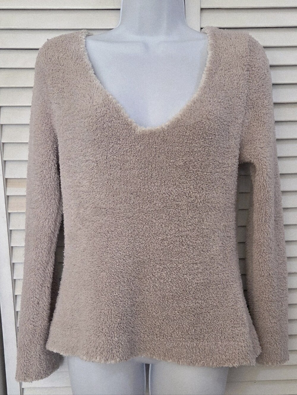Barefoot Dreams Women's Plush V-Neck Sweater in Light Taupe